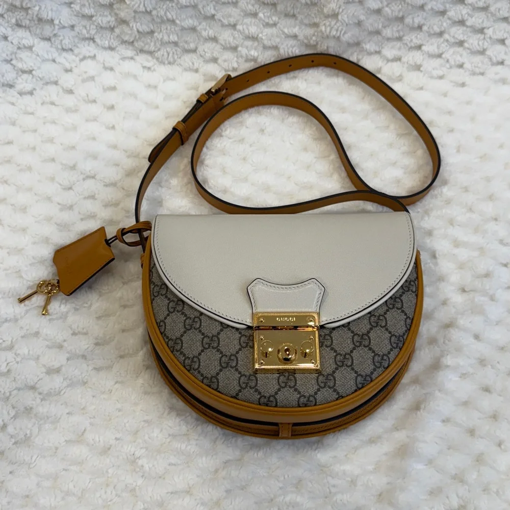 Gucci GG Supreme Padlock-644524-Authentic-EUC